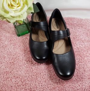 Clarks Size 10 M Black Mary Jane Leather Women Hee